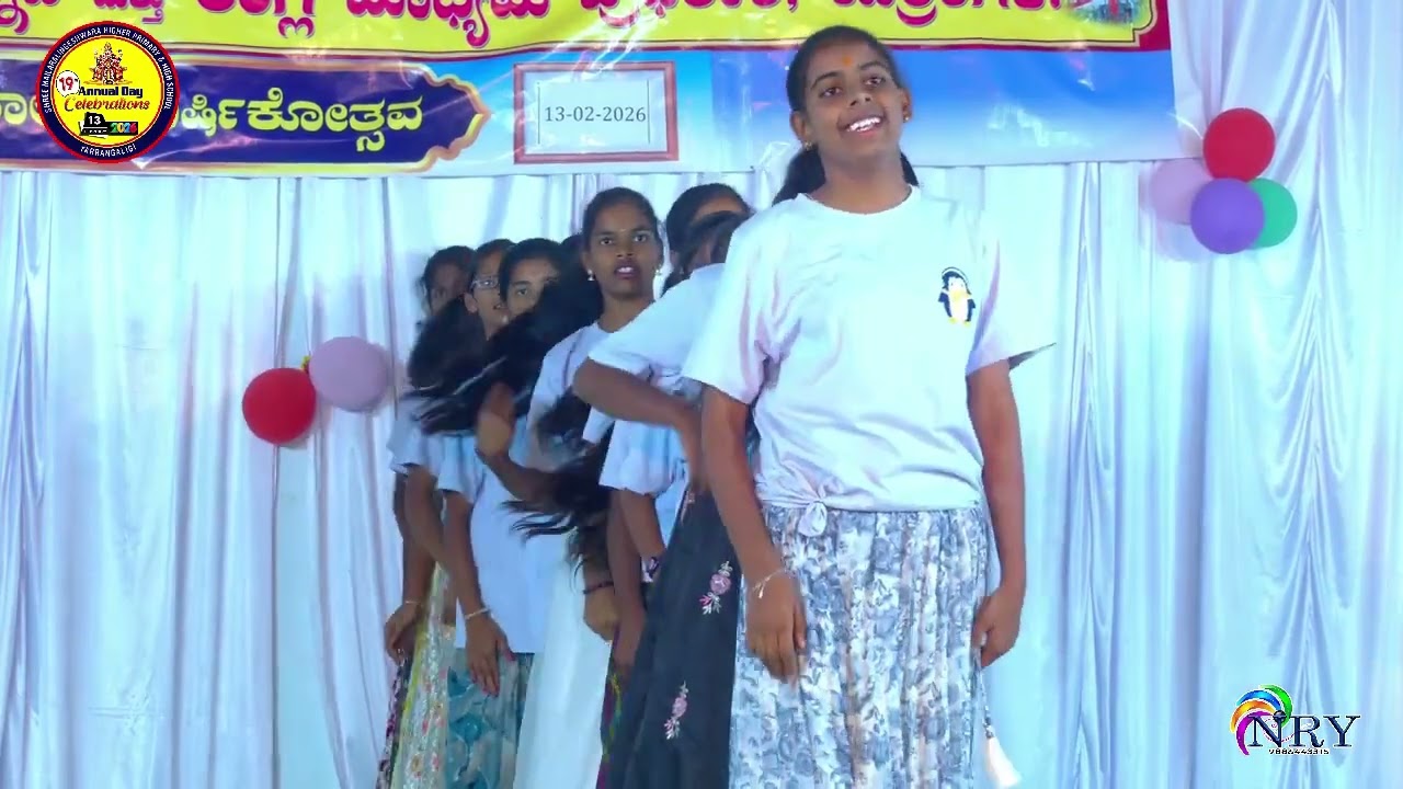 2025 -  26 8th standard girls dance