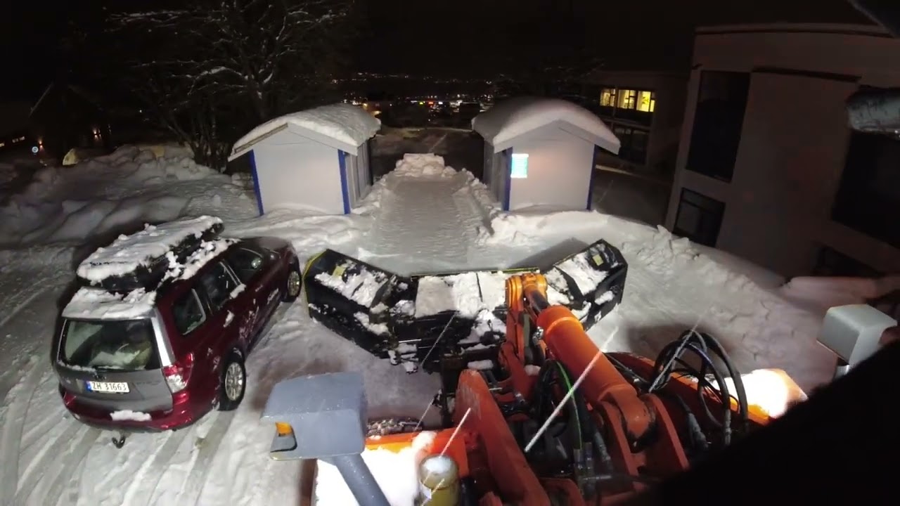 Plowing 25cm of wet and heavy snow | Hitachi zw220 | Tellefsdal U-plow