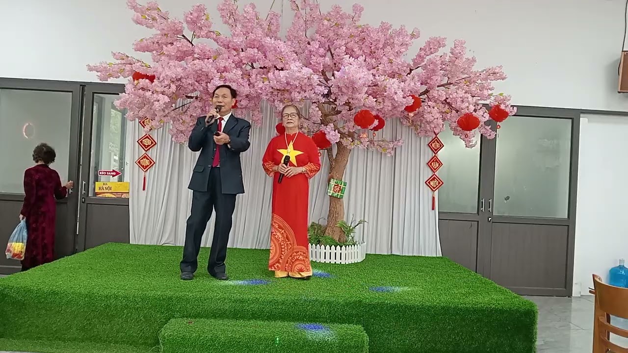 Câu lạc bộ yêu ca hát xuân hòa khai xuân 