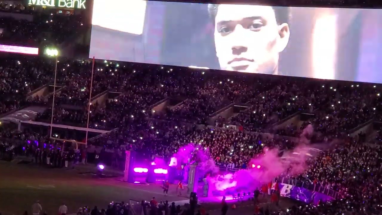 Baltimore Ravens take field on Sunday night football against Bengals