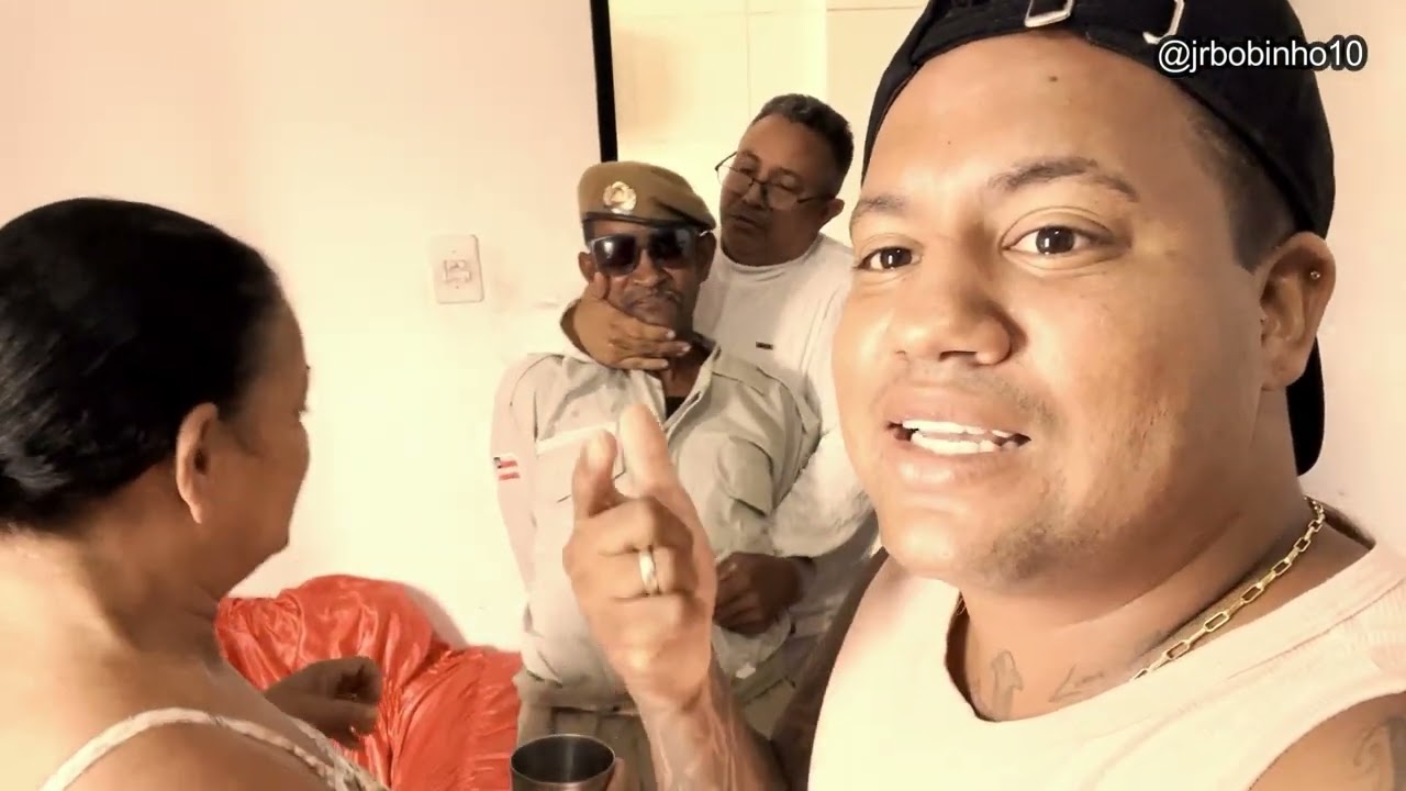 LAYON SE DIZ SER POLICIAL, PAINHO, JR BOBINHO E MAINHA NÃO SABEM O QUE FAZER
