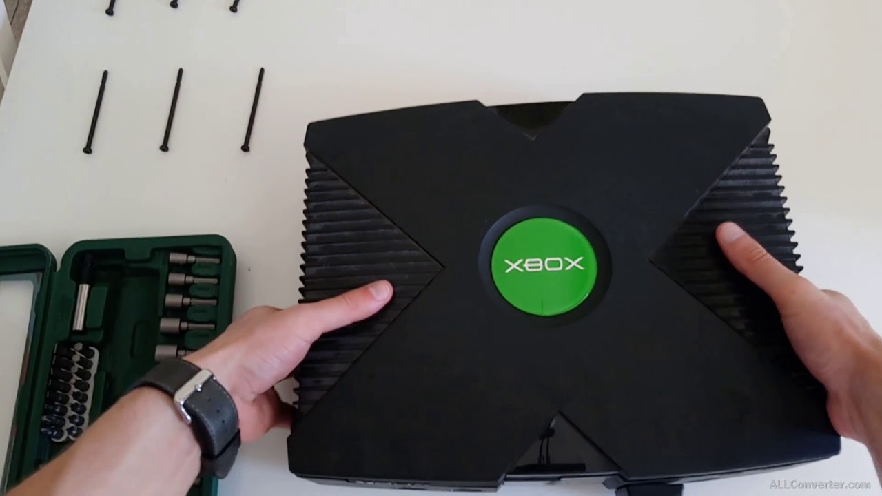 Comment démonter une Xbox première génération ?