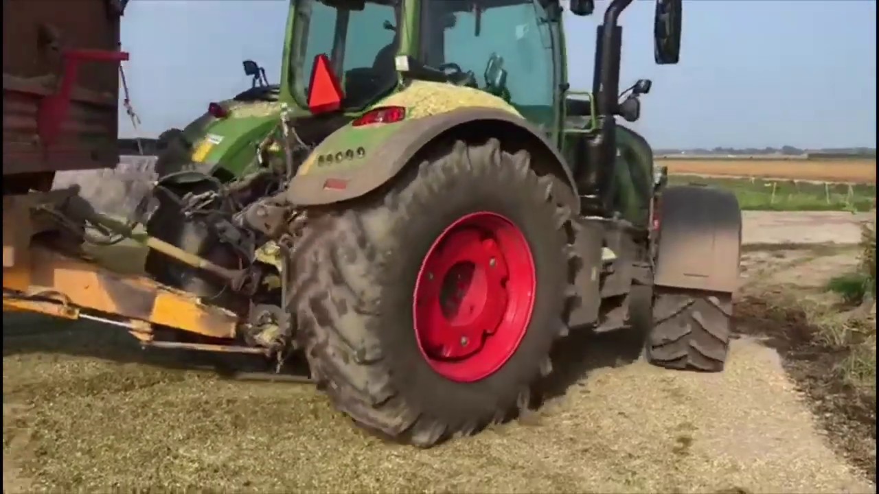 Fendt 724 vs John Deere 6155R
