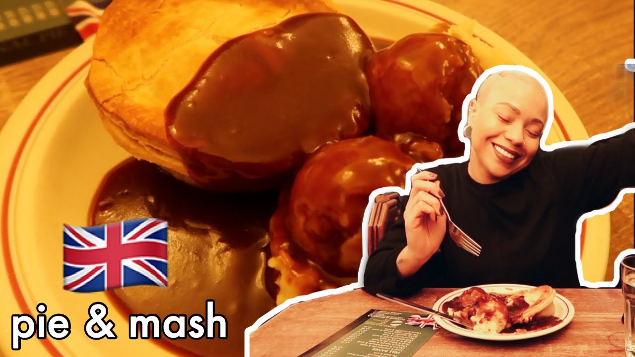 AMERICAN'S FIRST TRADITIONAL BRITISH PIE AND MASH! 🇬🇧 // London Vlog #40