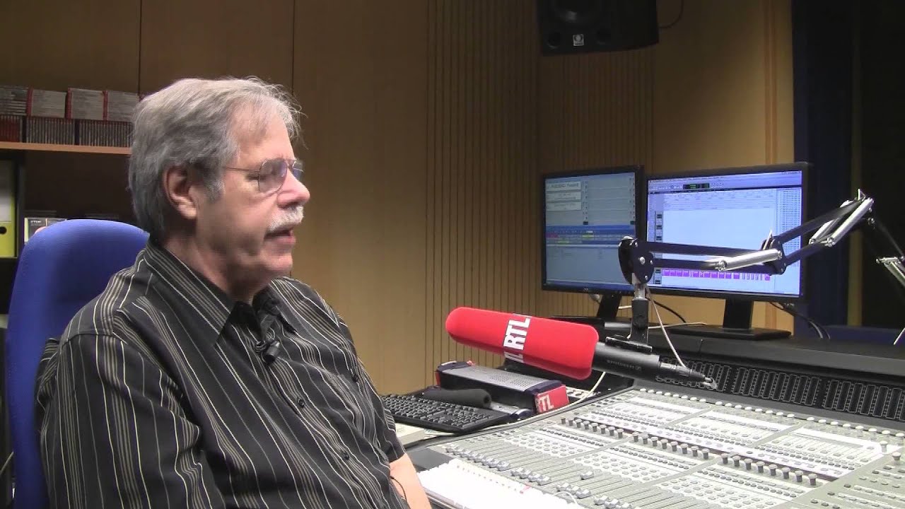 Benny Brown ascolta i Jingles di Radio Milano International dopo 35 anni.