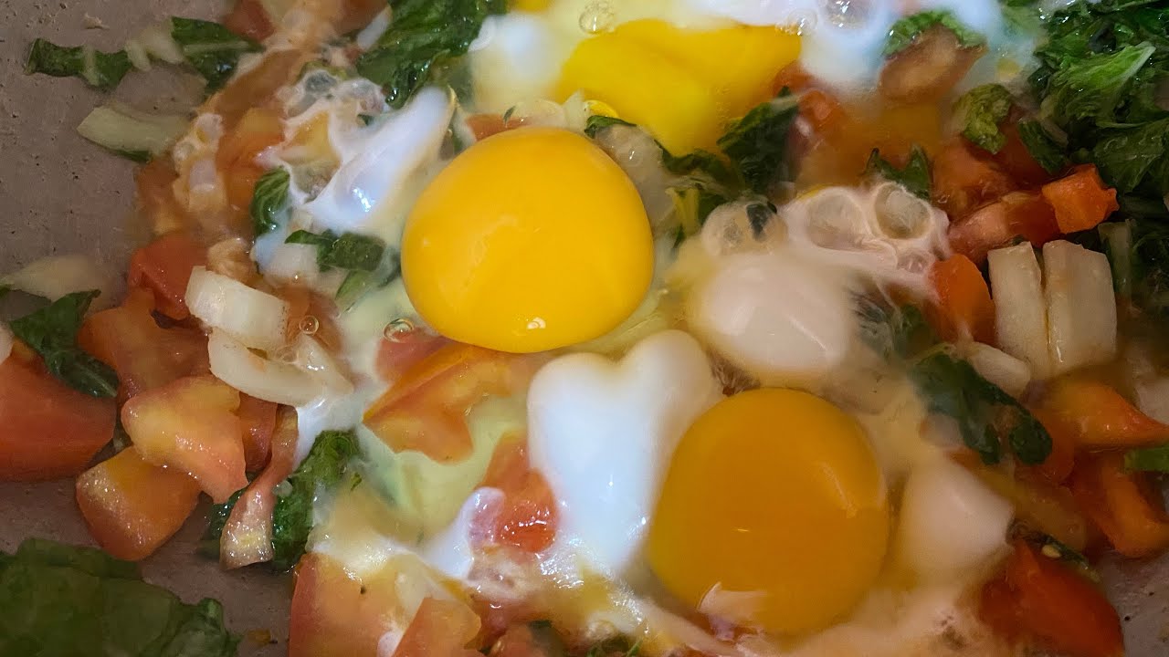 COMO SE HACEN UNOS DELICIOSOS HUEVOS 🥚 CON VEGETALES 