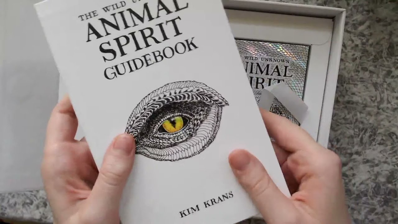 Review of Wild Unknown's Animal Spirit Oracle Deck!