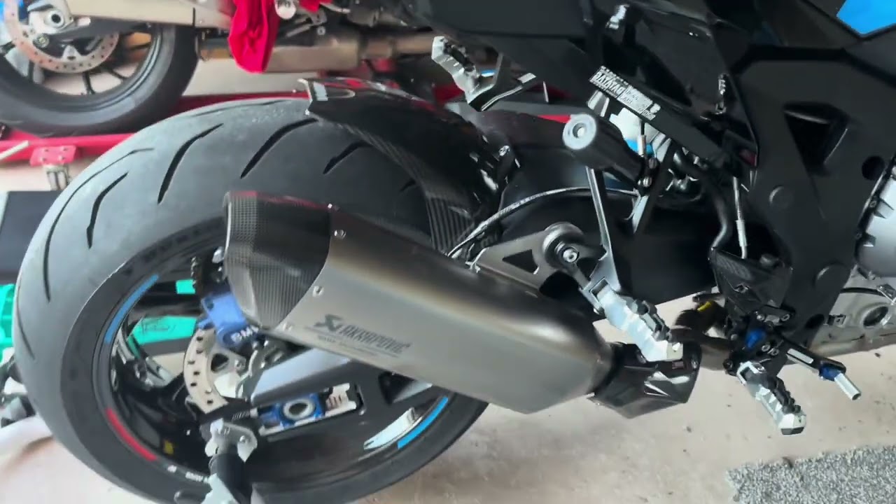 Full Akrapovic titanium system BMW M1000XR