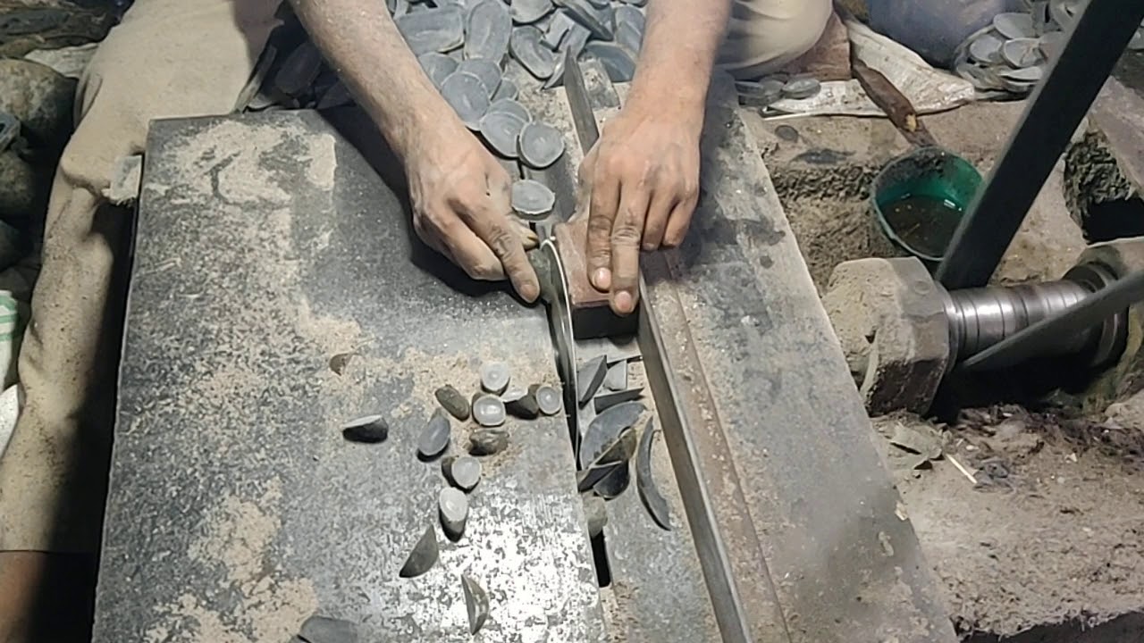 Horn button blanks manufacturing
