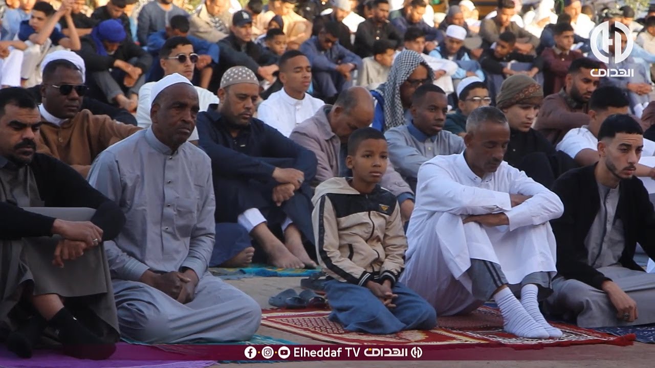 أجواء وتهاني عيد الفطر المبارك من مسجد عمر بن عبد العزيز بالقنادسة ببشار
