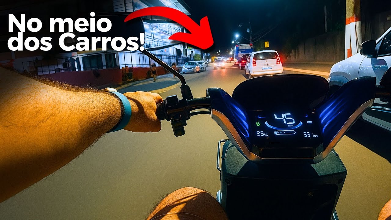 Andando a Noite de Scooter El&eacute;trica 1000w O Farol &eacute; bom?!  Andando no transito no meio dos carros 🫨