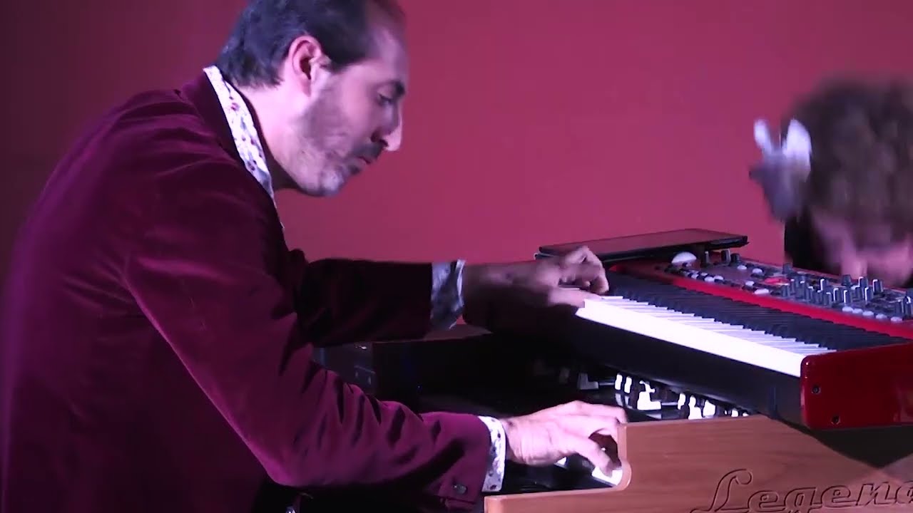 @anzolafestival @meccoguidi  Viscount Legend & keyboard - Short