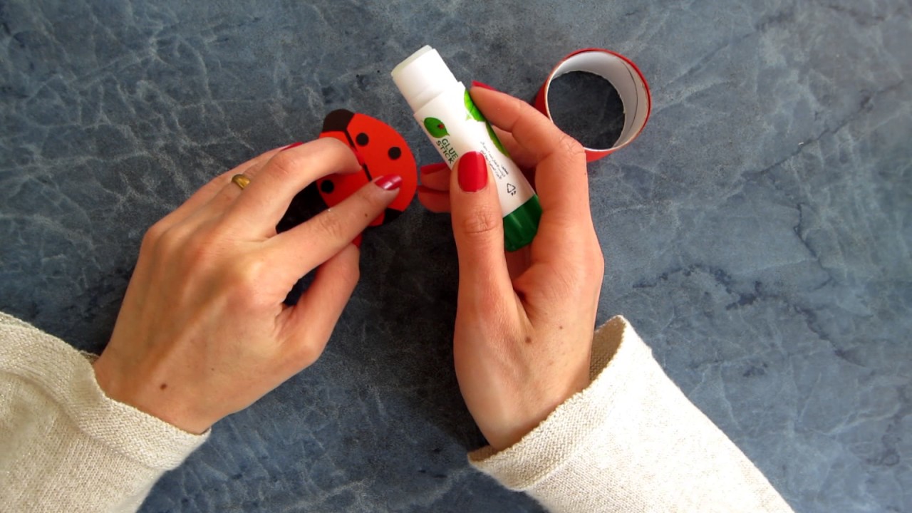 4 napkin ring ideas for Easter out of a paper towel roll