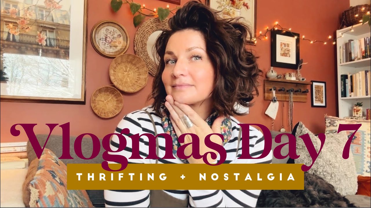 Vlogmas Day 7 | Thrifted Ornaments & Our Vintage Christmas Record Collection