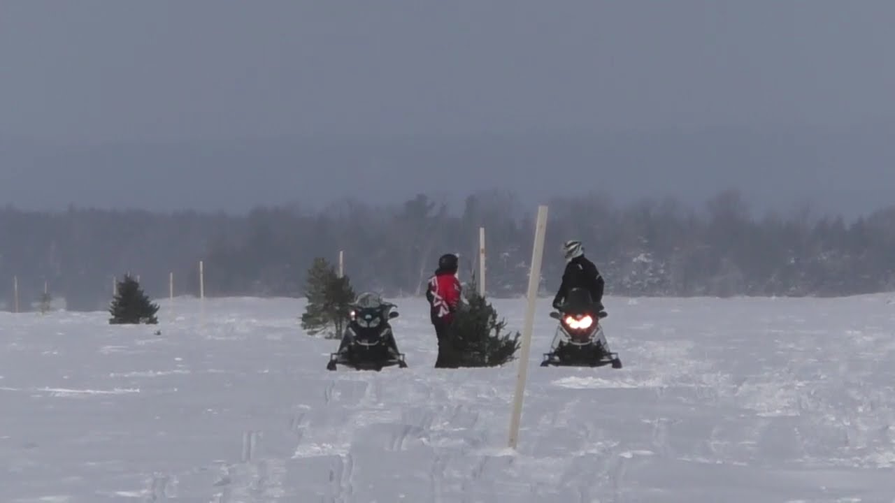 tree line and reflectors every 1 tenth mile, so you don't get lost in white out conditions.