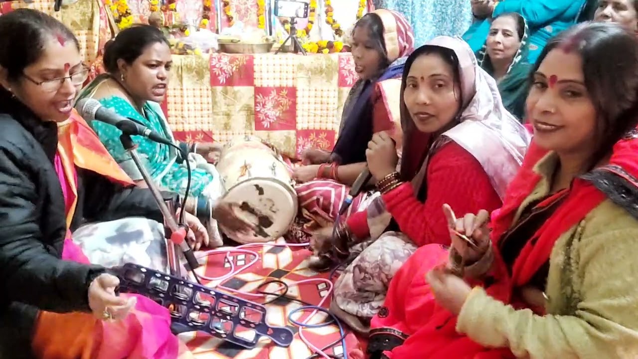 हो मालिन कर रही रस्ता साफ 