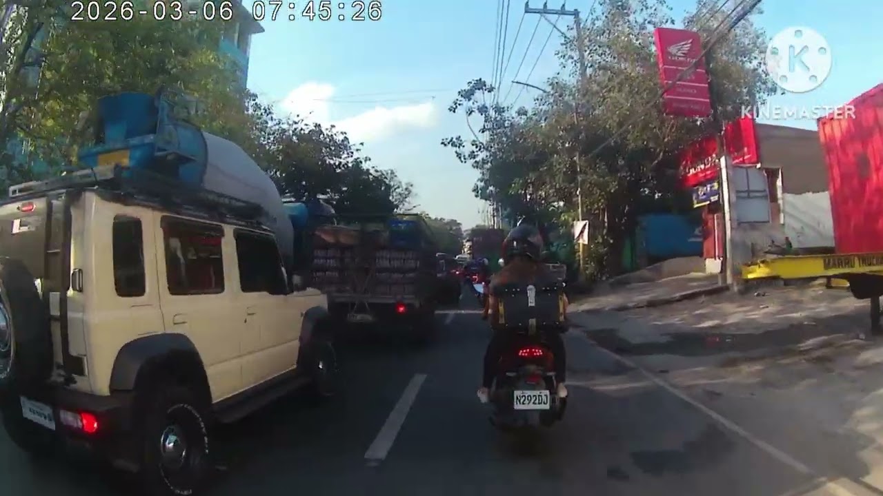 Back on taking video sitution on the road while going at work using my motorcycle
