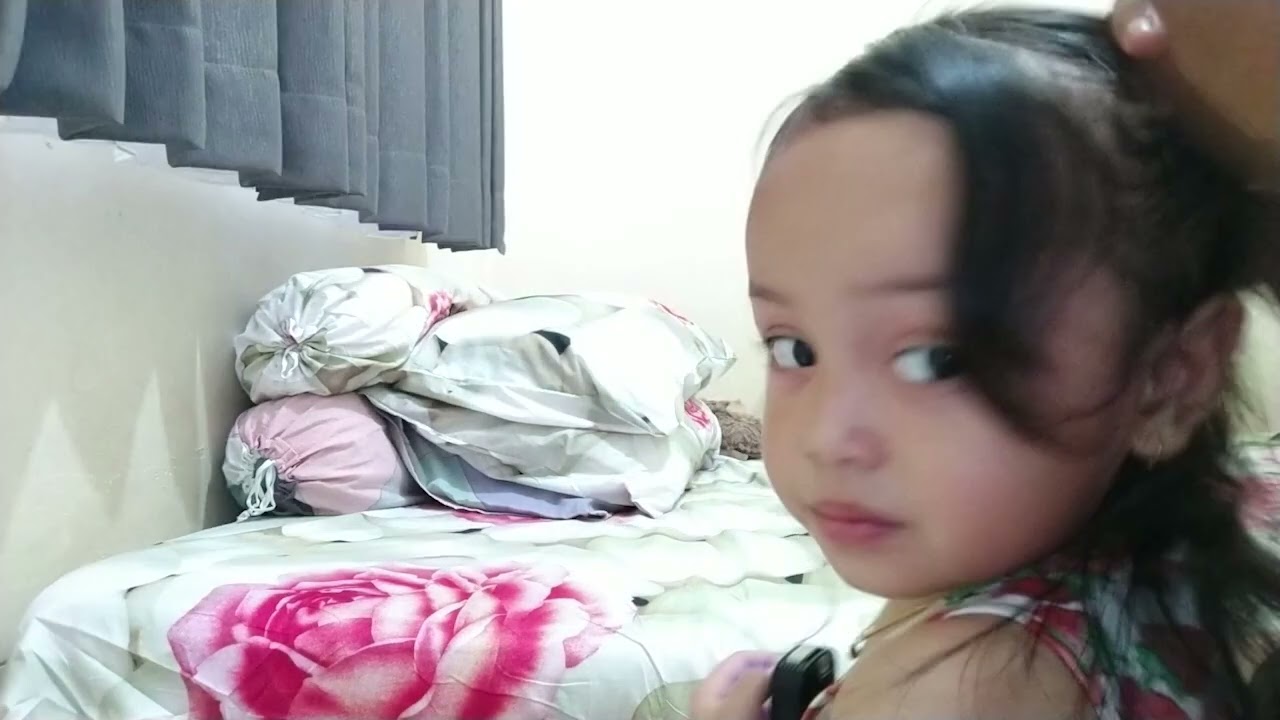 Cara mengikat rambut anak lucu dan cantik bikin anak HAPPY!