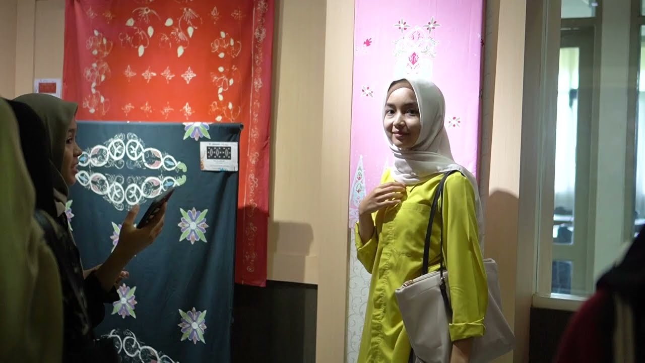 PAMERAN BATIK SUNYI MOTIF ILUMINASI MANUSKRIP MINANGKABAU - MINANGKABAU CORNER