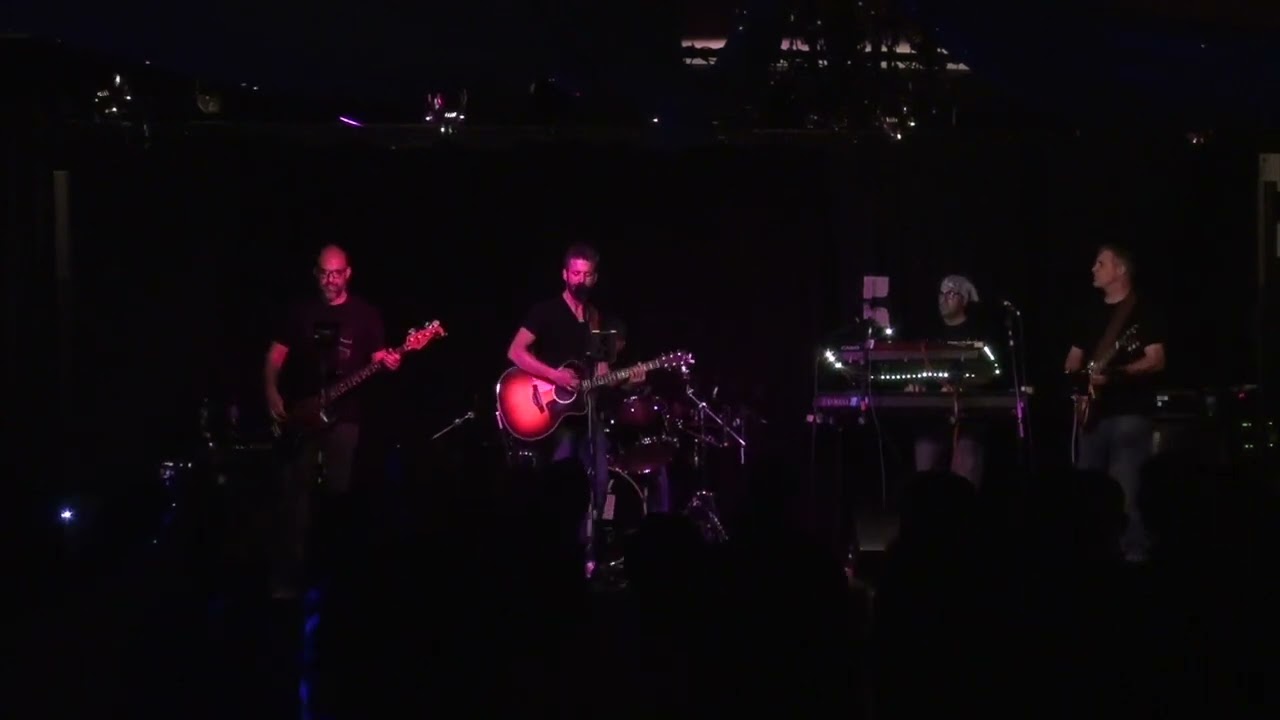 תגידי שטוב - Calibear - Live at Queen Bee (2022)
