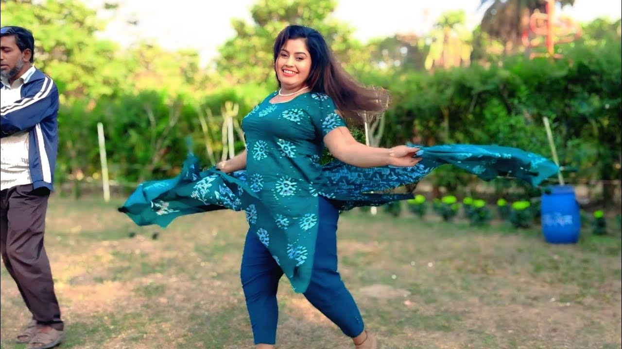 দুটি মনে লেগে গেছে জোড়া/Duti Mone Lage Gase Jora/Bangla Move Song/Anupam Albam/Subrna New Dance