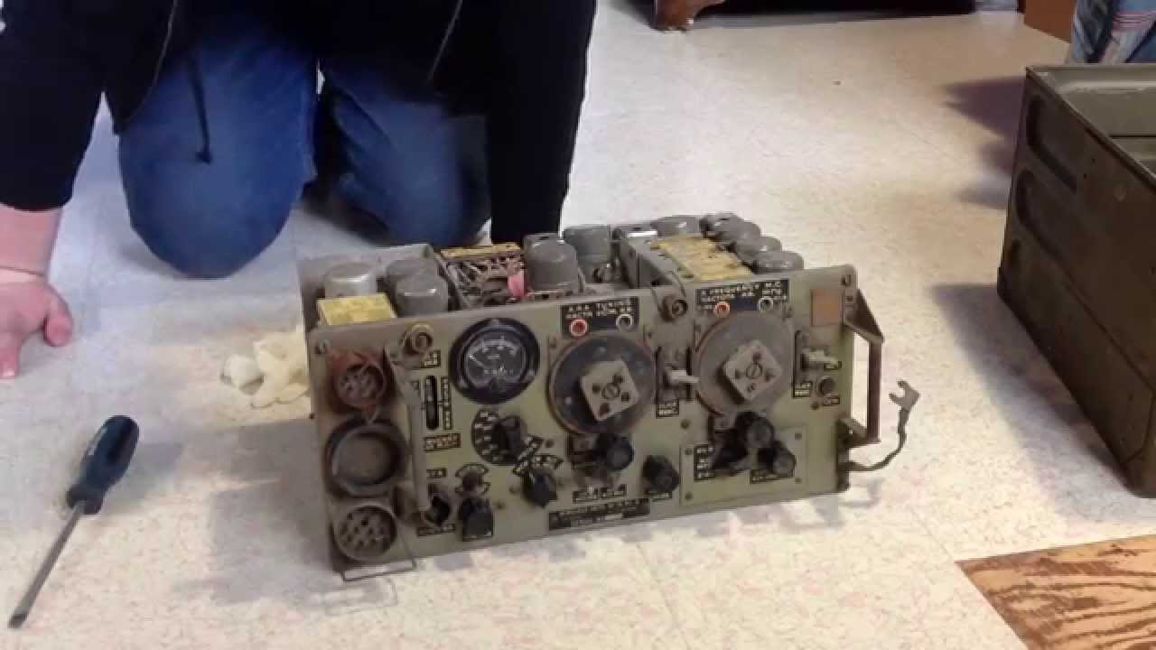 Opening up a WS19 military transceiver from WWII