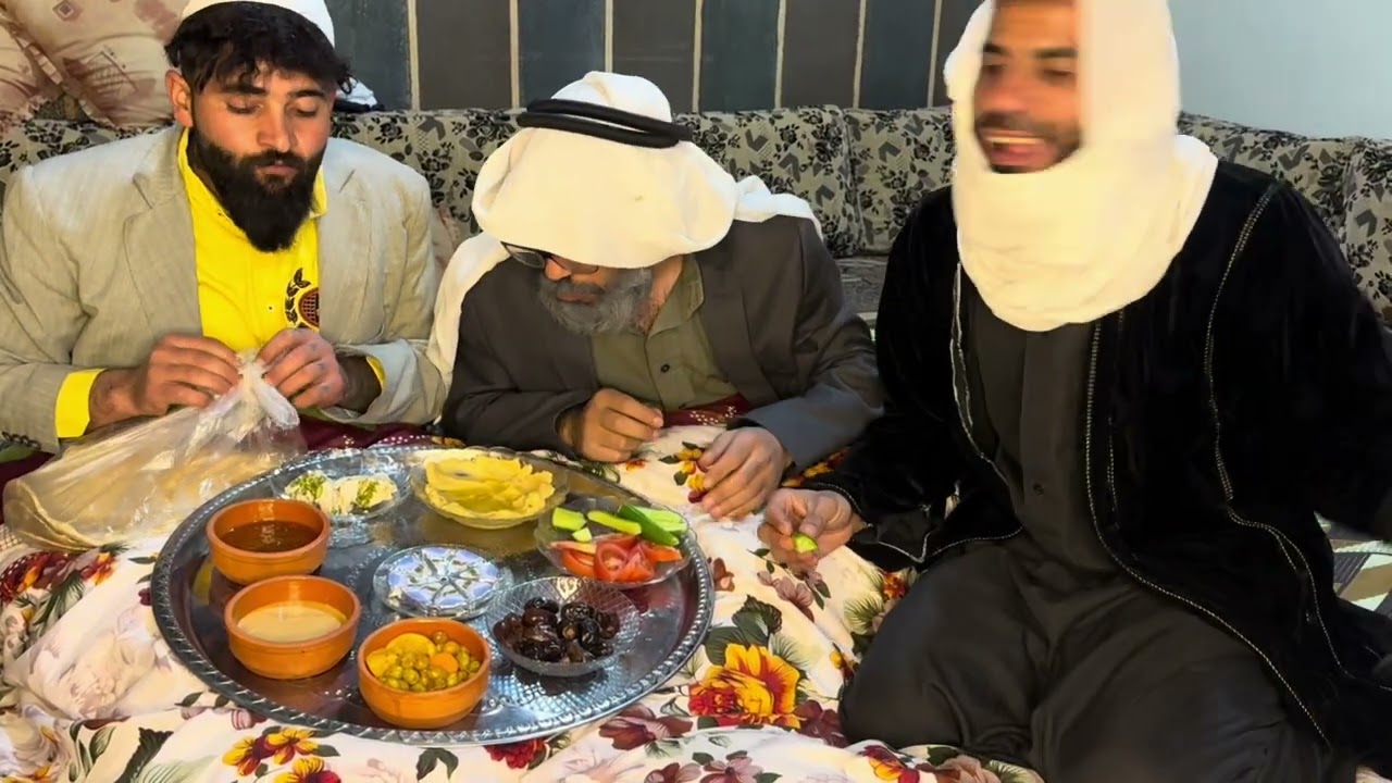 امك لما تفيق العيلة ع سحور😂😅