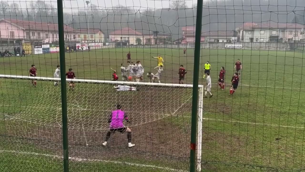 HA SEGNATO IL PORTIEREEEE: VERBANO SOLARO 1-1 gol di Chiodi