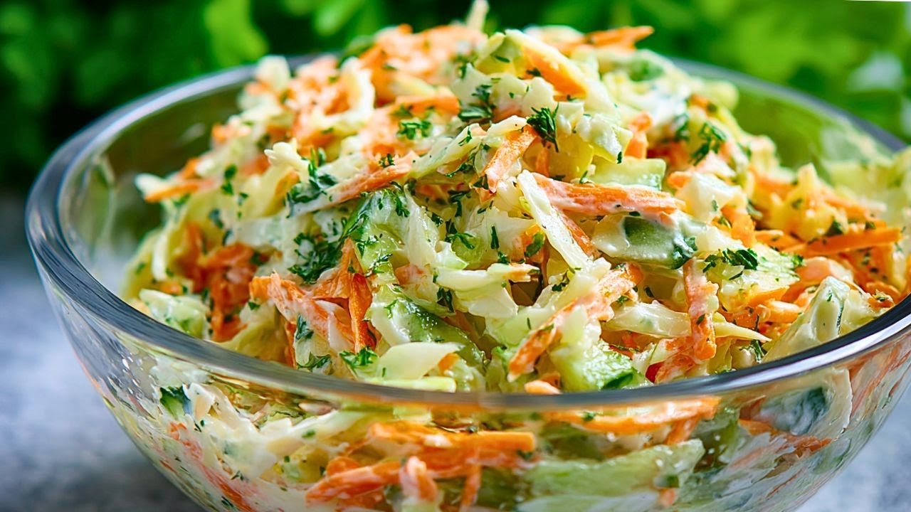 Leckerer Salat in 3 Min! Ich werde nie m&uuml;de, den Spitzkohlsalat zu essen!  Coleslaw Art