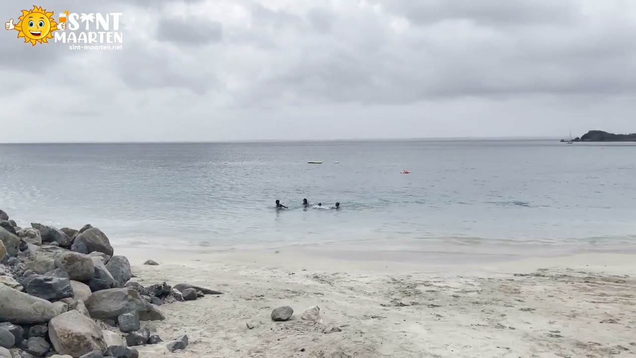 Friar's Bay Beach, St. Martin Overview
