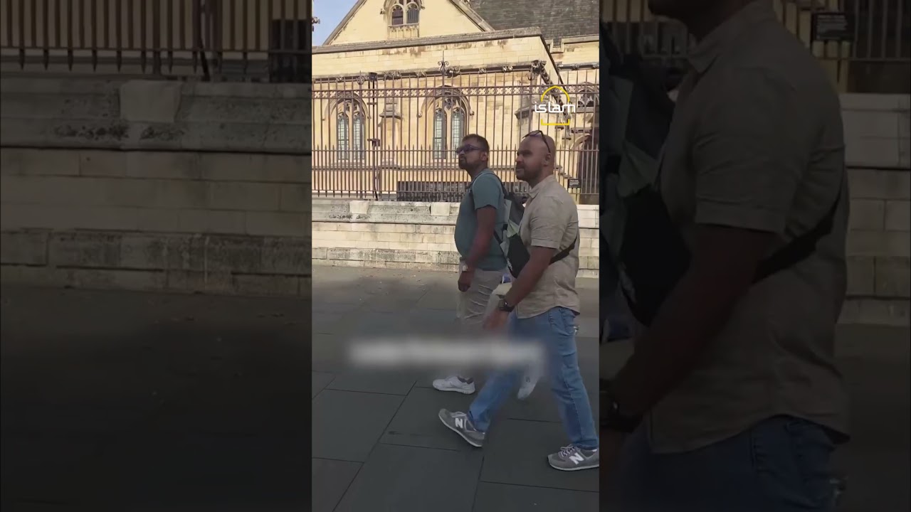 Man prays in London&rsquo;s Parliament Square