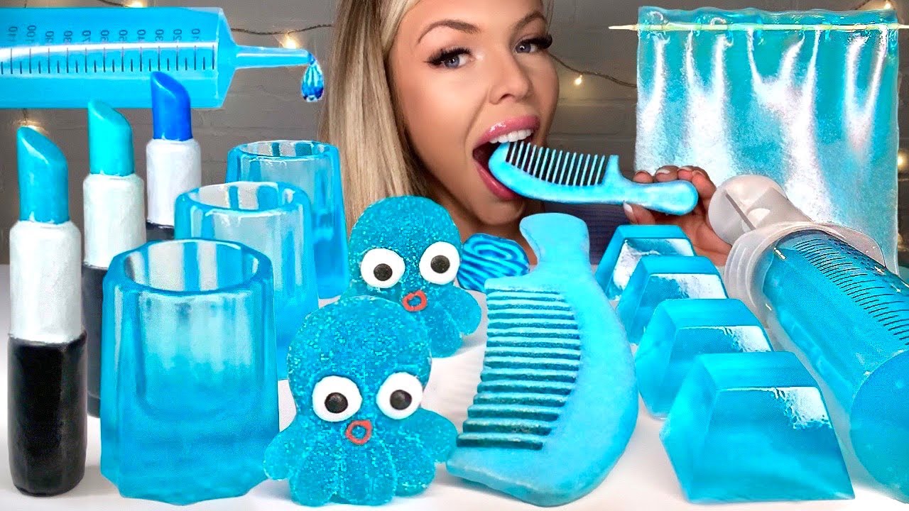 ASMR BLUE DESSERTS* EDIBLE COMB, GIANT SYRINGE, EDIBLE LIPSTICK MUKBANG 먹방