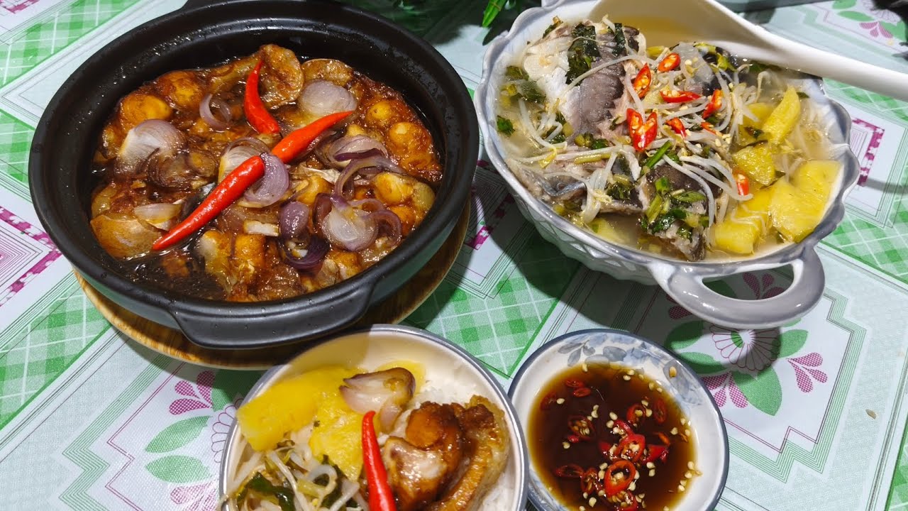 Cơm chiều ngon miệng chỉ một con cá bụng làm hai món canh chua và cá kho 