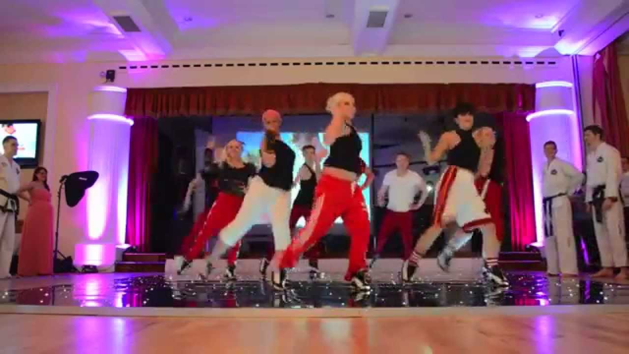 EPIC FIRST WEDDING DANCE BATTLE!!