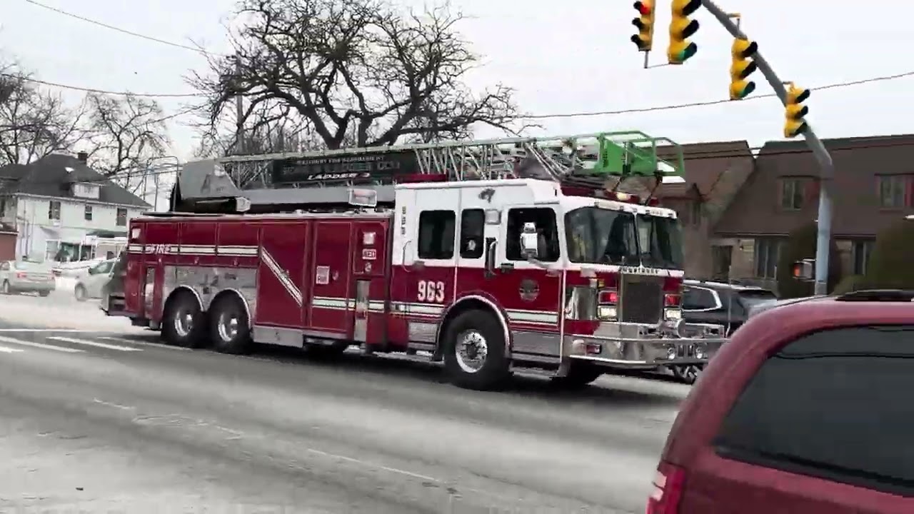*PINNED Q* Westbury F.D. Ladder 963 Responding!