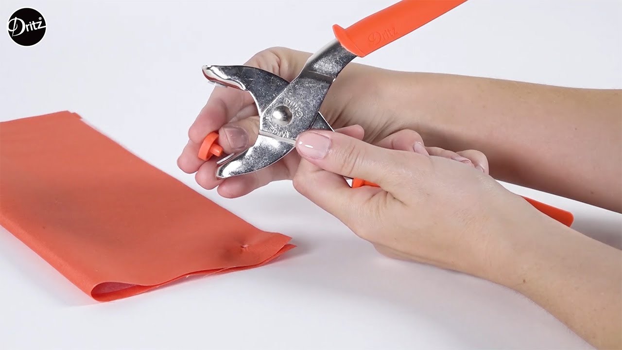 How To Use The Dritz Plastic Snap Pliers