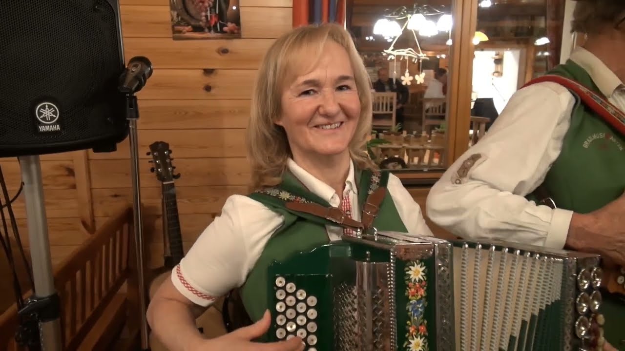 15 Jahre  Sänger  u.  Musikantenstammtisch  beim  Buschenschank  Friedl  ---  13.1.2023 -- 1. Teil.