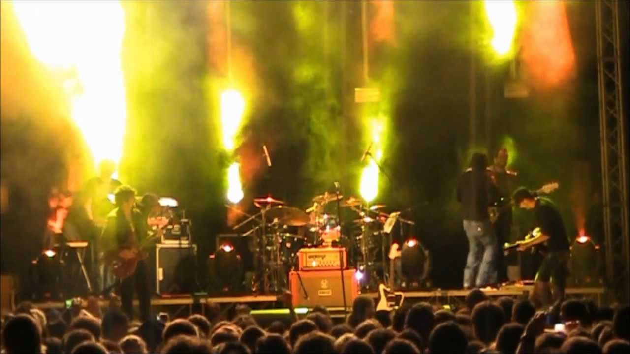 FABRIZIO MORO - Castelchiodato (2a parte concerto completo) Live 1-6-2011