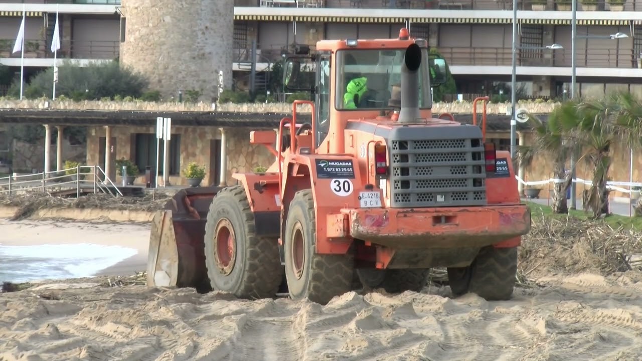 Calonge i Sant Antoni inicia les tasques de neteja de les platges després del temporal