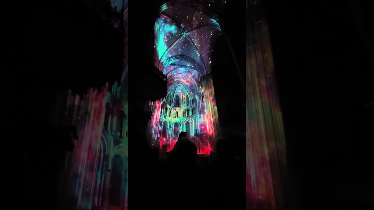 ✨ Halo Quand la Cathédrale de Genève s’embrase de lumière ✨