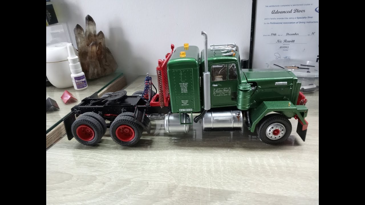 Kenworth Model Trucks AMT Alaskan Hauler & W925