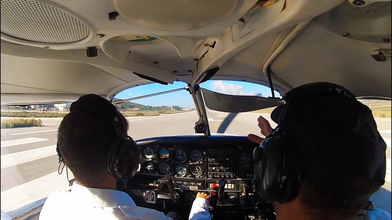 Piper PA28 Cherokee - Startup, Taxi and Takeoff from Megara - Training Flight
