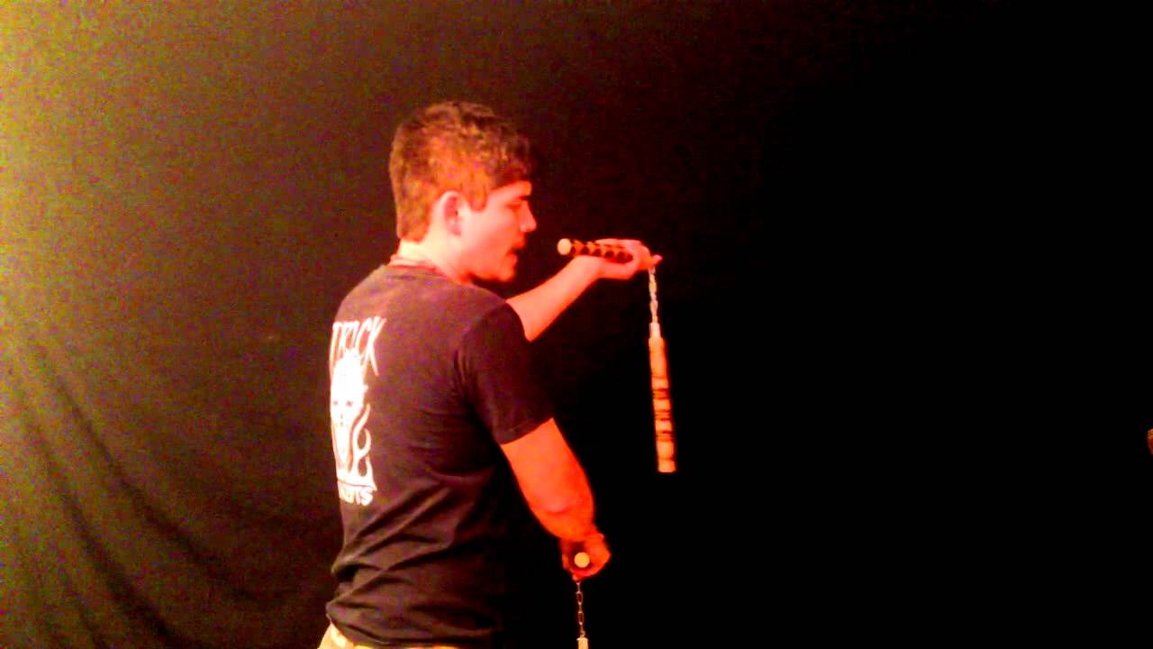 Awesome DOUBLE Nunchucks for Beginners (Clip) : 3 Beat Weave