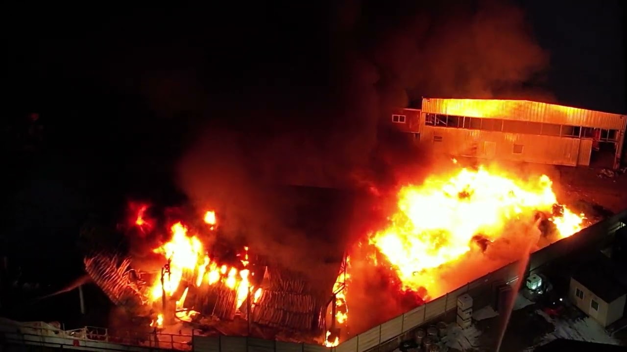 Terni, l'incendio alla Ferrocart. Le immagini  dal drone. Parte 2