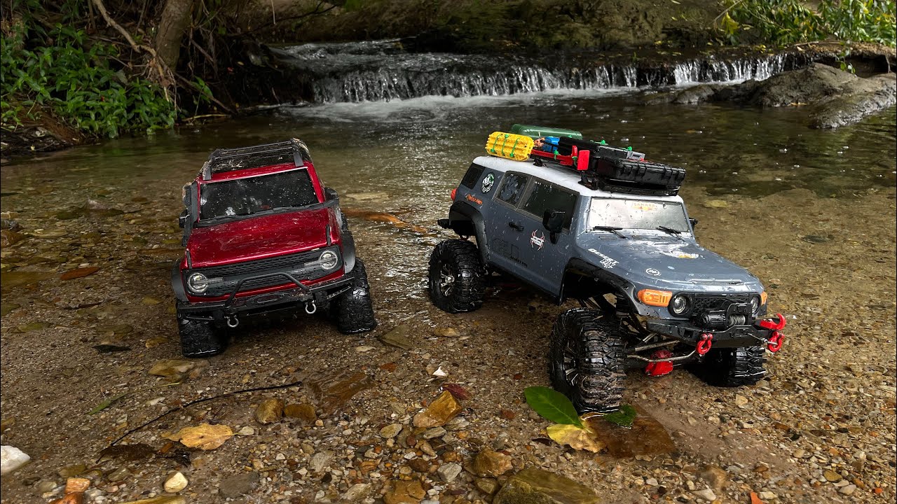 RC 1/10 Scale Bronco vs FJ Cruiser 