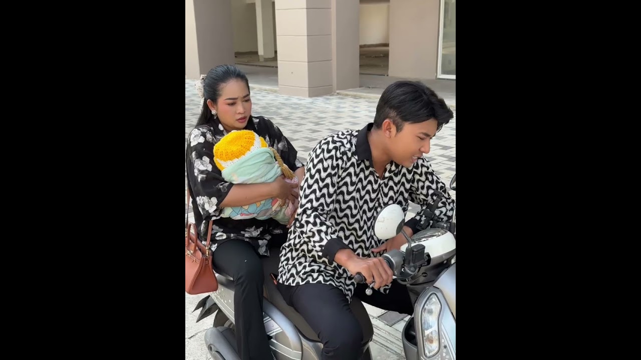 អ្នកចាក់សាំង vs អ្នកប្រើអាគុយ....!