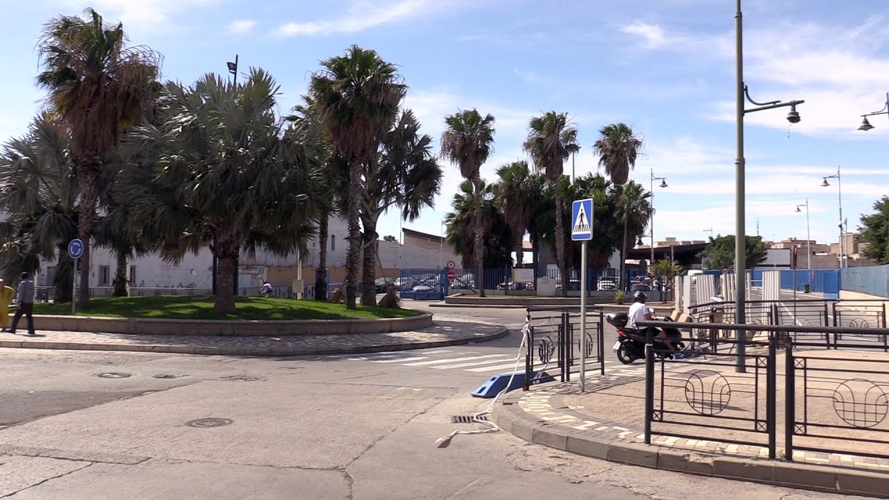 Resignación entre los melillenses ante la situación en la frontera con la OPE