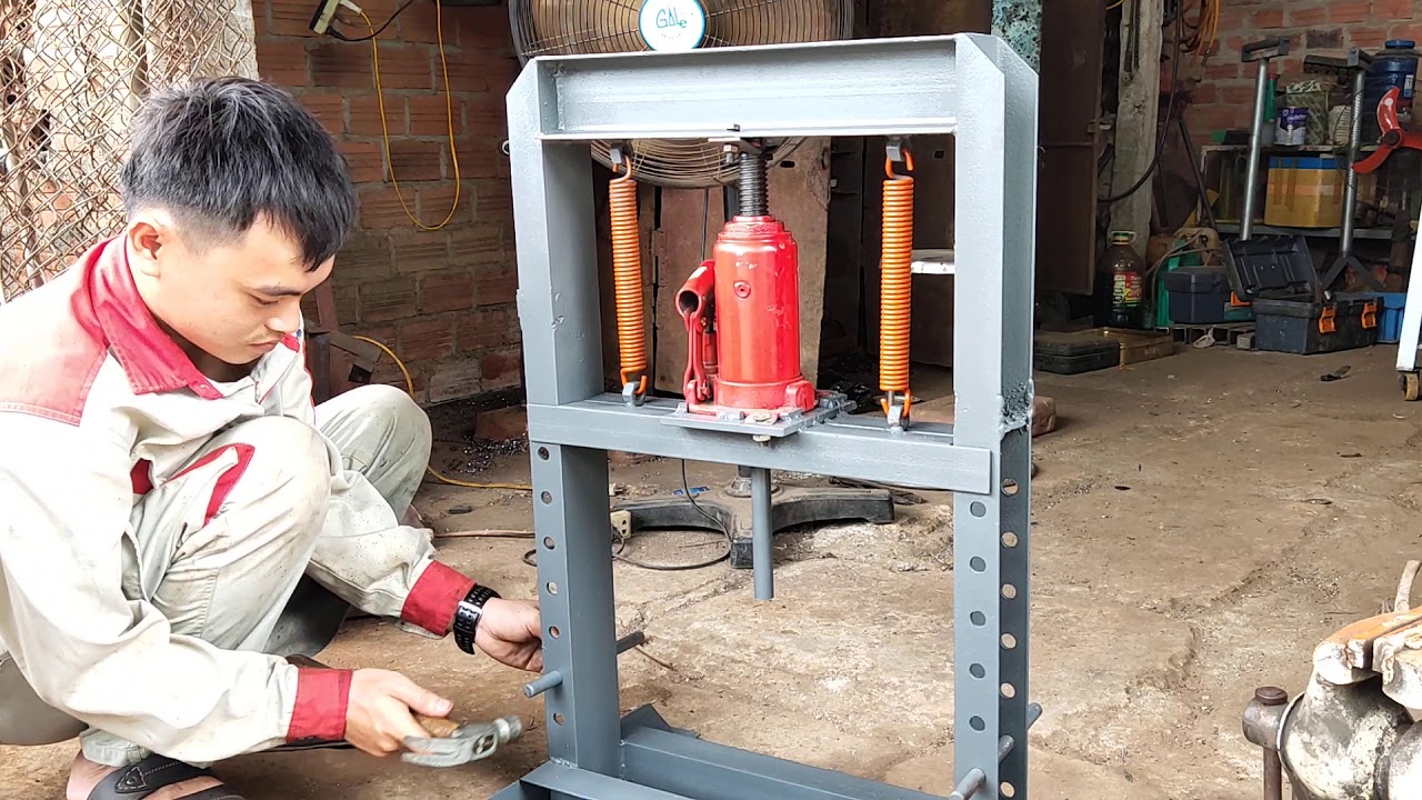 Chế Kích Ép Thủy Lực Bằng Con Đội