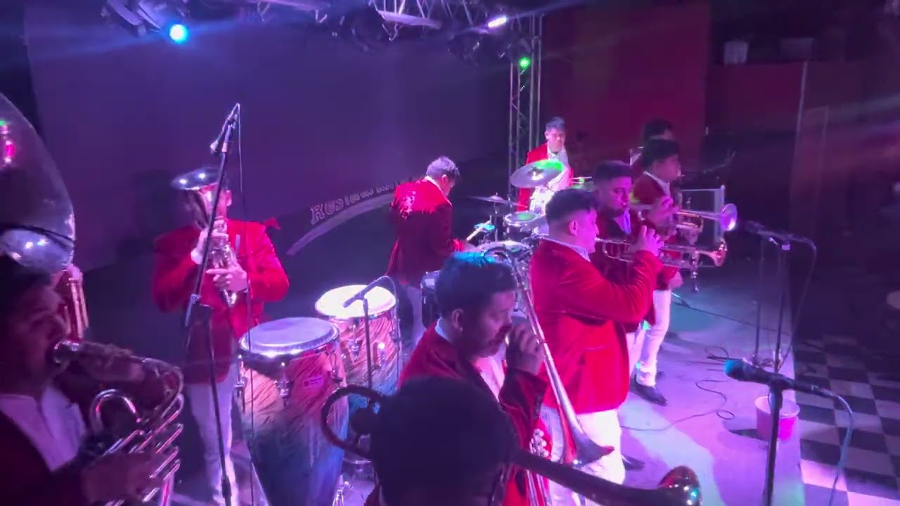 Románticas Con banda RS Seattle was
