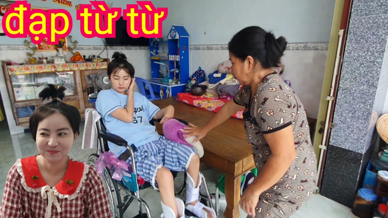 Ngọc Trinh👍đứng lên chạy với xe luôn(nhưng)phải có mẹ bên cạnh